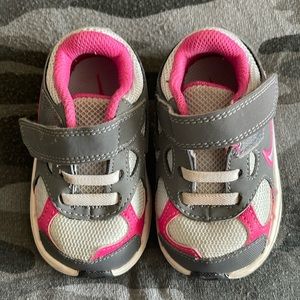 Nike girls shoes Size 4